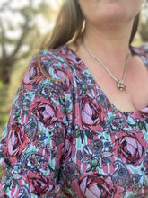 Load image into Gallery viewer, ROUND 40 - Pretty Paisley