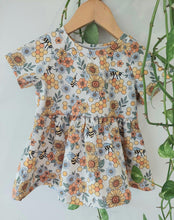 Load image into Gallery viewer, ROUND 53 - Bee Geometrics