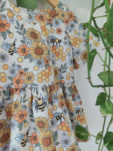 Load image into Gallery viewer, ROUND 53 - Bee Geometrics