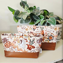 Load image into Gallery viewer, THEME #25 - Western Groovy Light