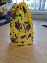 Load image into Gallery viewer, ROUND 28 - Exclusive Painted Protea on Yellow