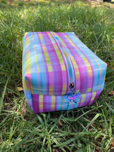 Load image into Gallery viewer, ROUND 42 - Spring Plaid