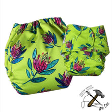 Load image into Gallery viewer, ROUND 28 - Exclusive Painted Protea on Lime (PUL)