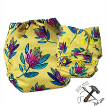 Load image into Gallery viewer, ROUND 28 - Exclusive Painted Protea on Yellow (PUL)